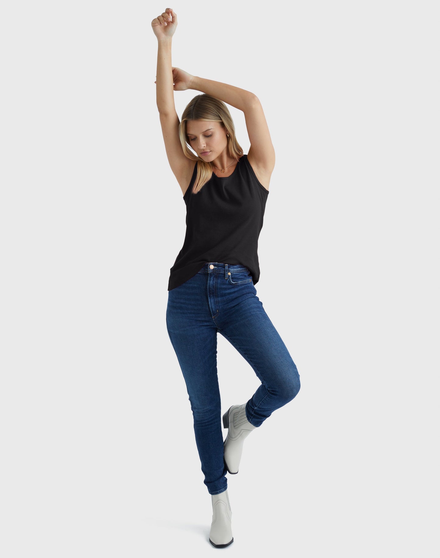 HNS_O9341_Black_Detail01