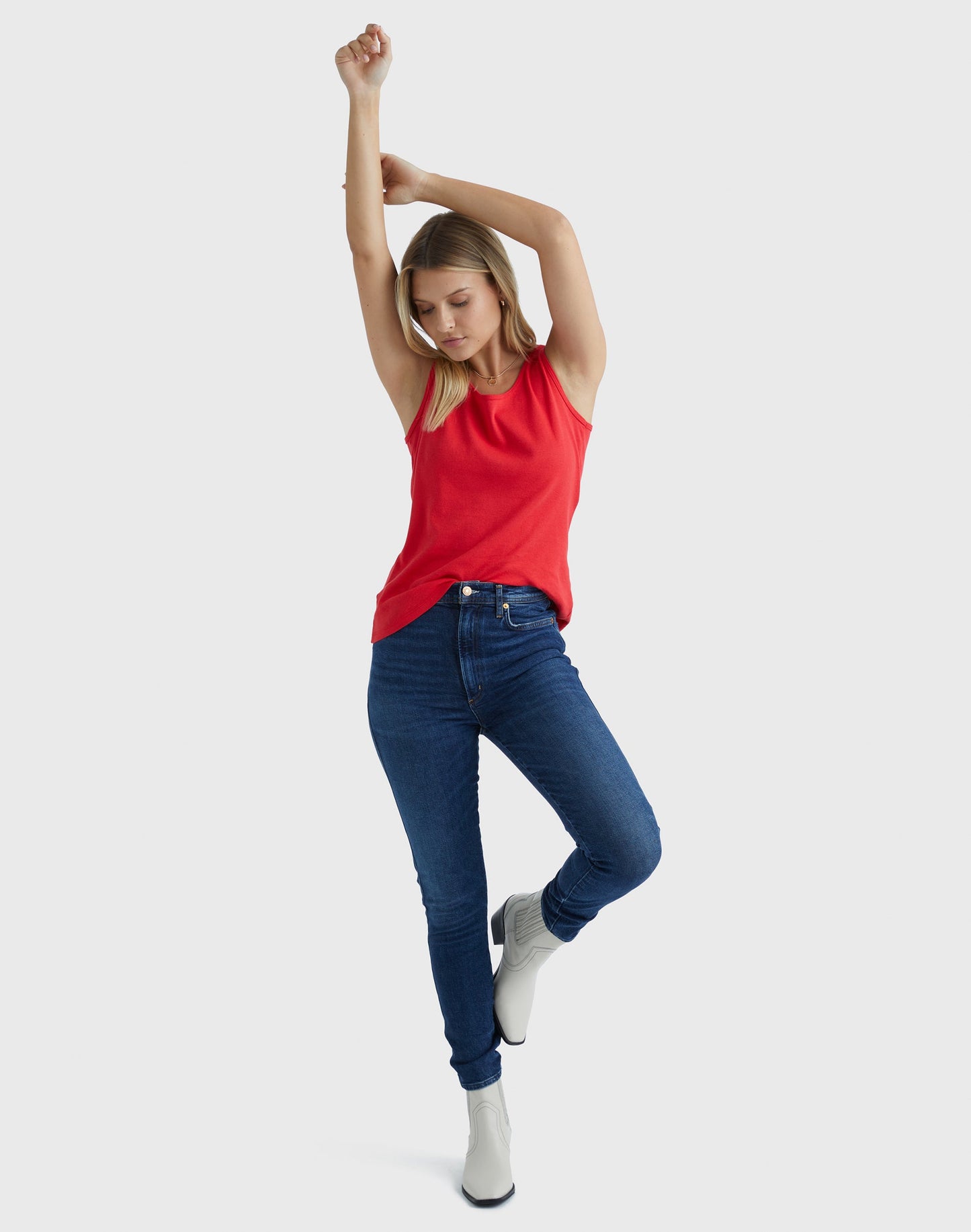 HNS_O9341_RedSpark_Detail01